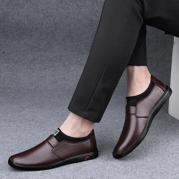 Корейская версия мужской обуви, повседневные модные тенденции, Летние мужские лоферы, легкие дышащие деловые туфли без застежки из натуральной кожи