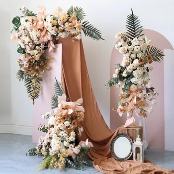 Свадебный фон на открытом воздухе, треугольная арка, развесьте цветы в ряд, искусственное зеленое растение, цветочная композиция из роз, церковный пол для вечеринки